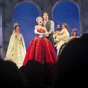 Meet your Posher, Joelle